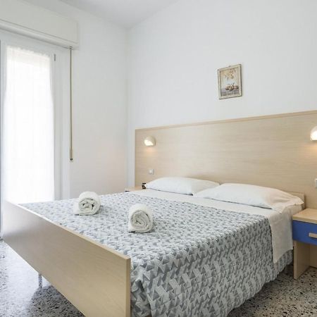 Room And Breakfast Da Laura Bellaria-Igea Marina Exterior foto